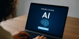 En person använder en bärbar dator för att gå en onlinekurs om AI, med fokus på artificiell intelligens och självstudier via Nvidias utbildningsplattform.